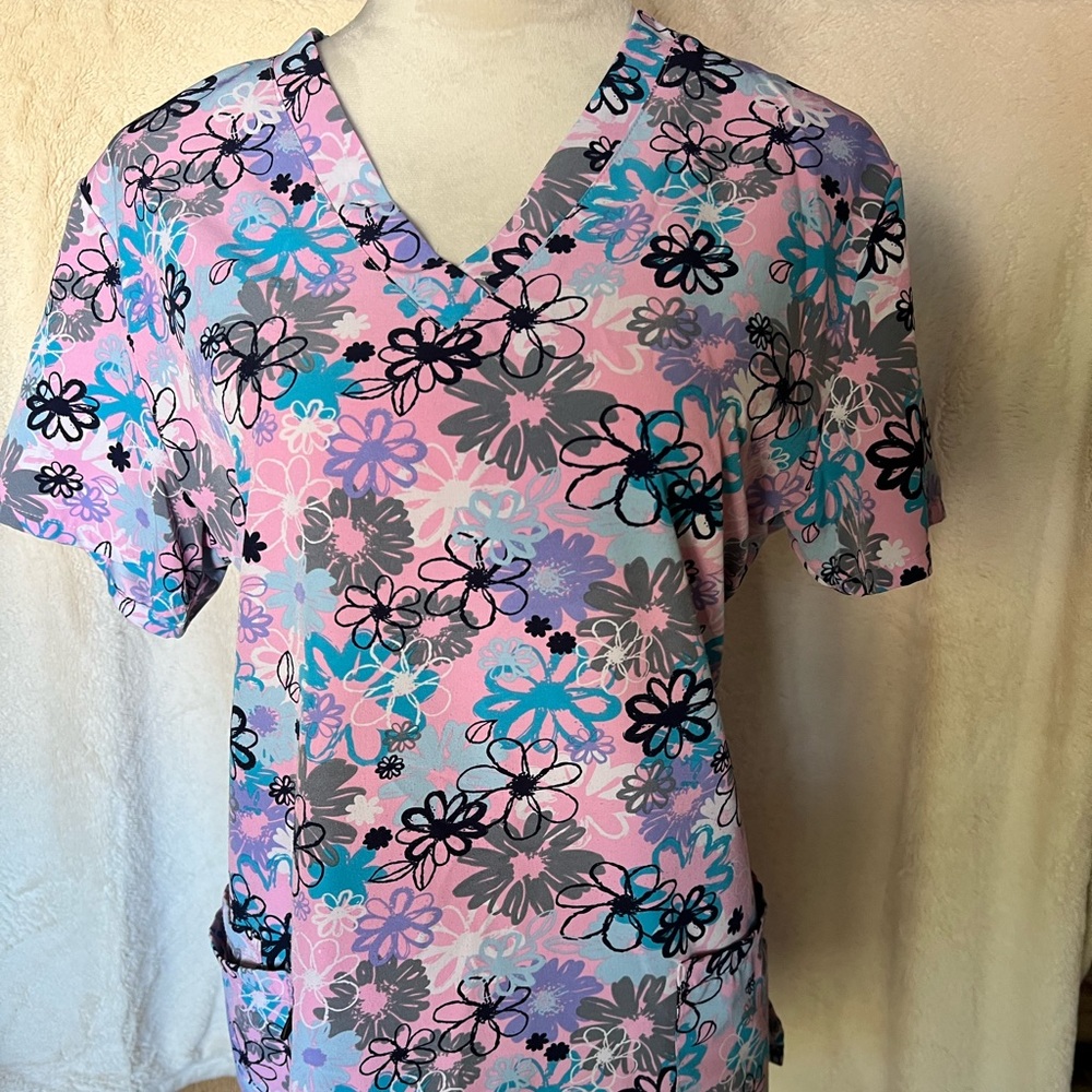 Women’s Flower Scrub Top